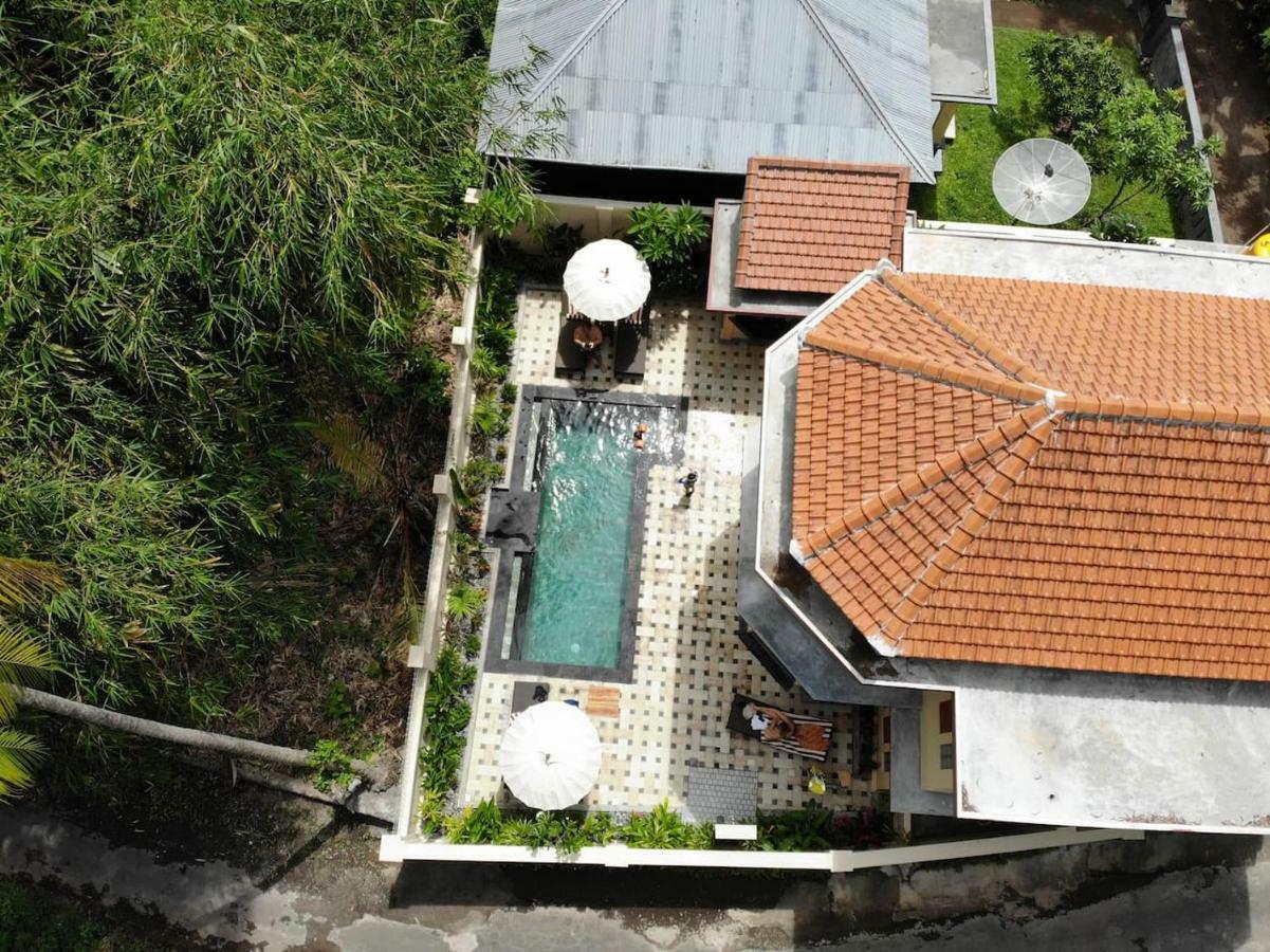 Villa Bahari *